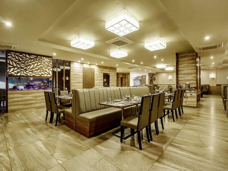 Capital O 28086 Sindhura Grand Hotell Hyderabad Eksteriør bilde